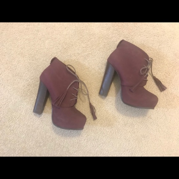 Steve Madden Shoes - Steve Madden Sashayy Bootie. Size 6.5
